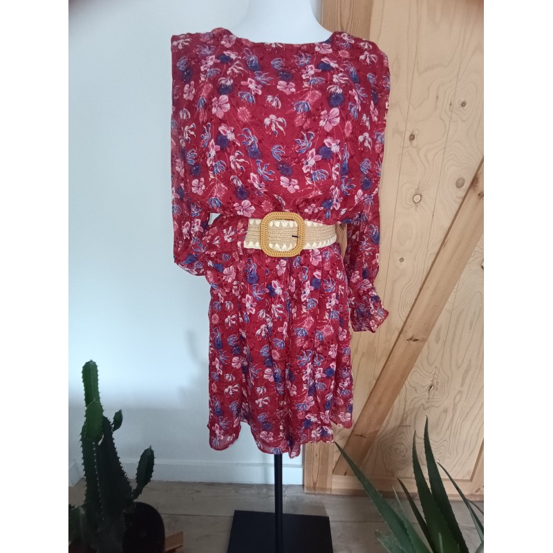 Robe rouge fleurie