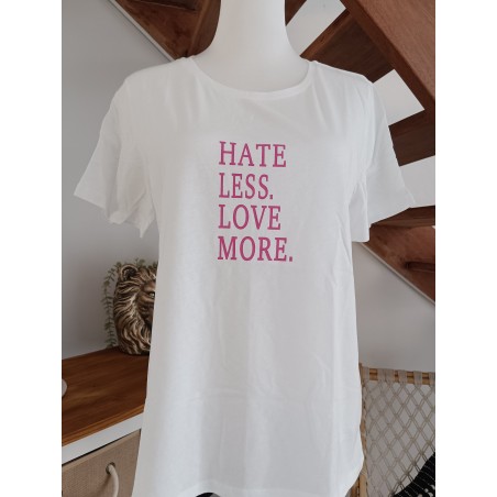 T-shirt blanc avec écriture